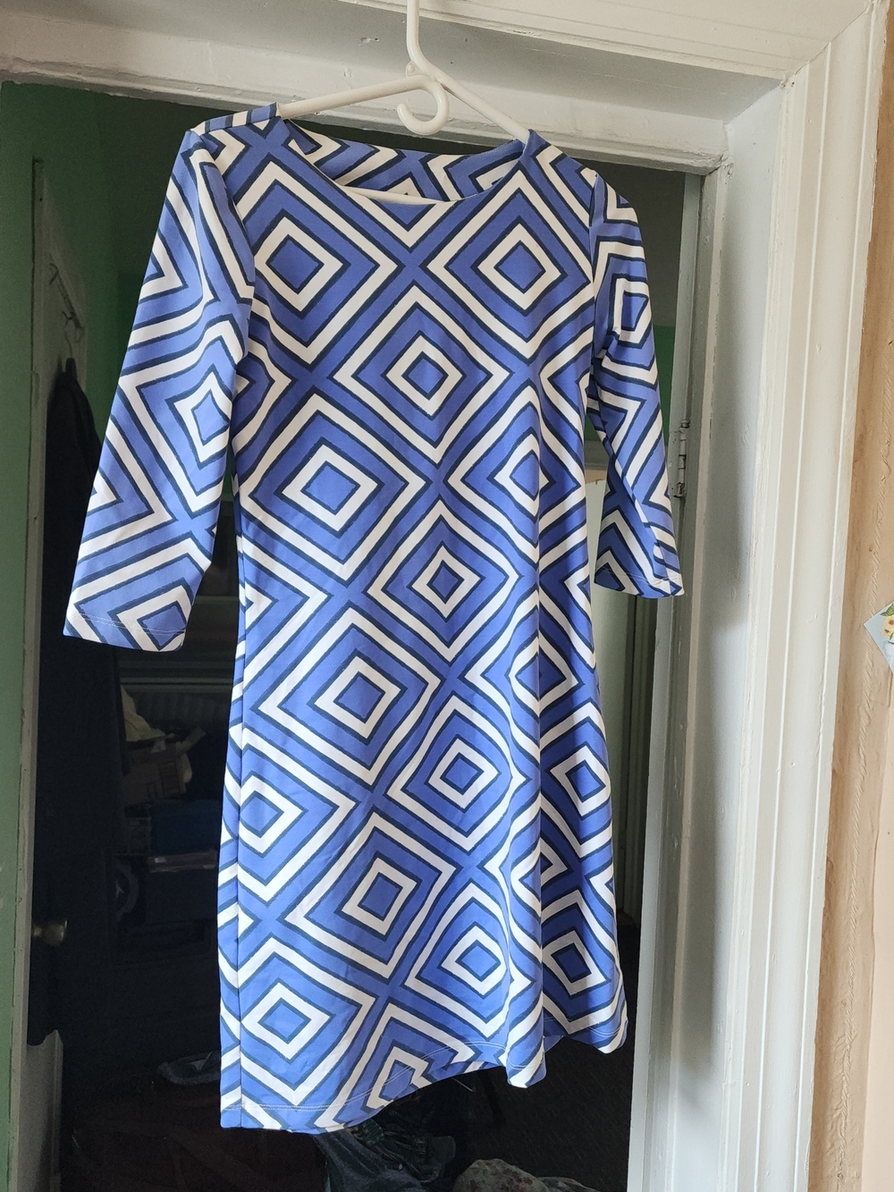 MAHI GOLD Blue and White Geometric Long Sleeve Shift Dress